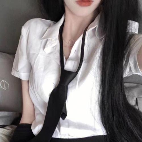 在巨人中间
